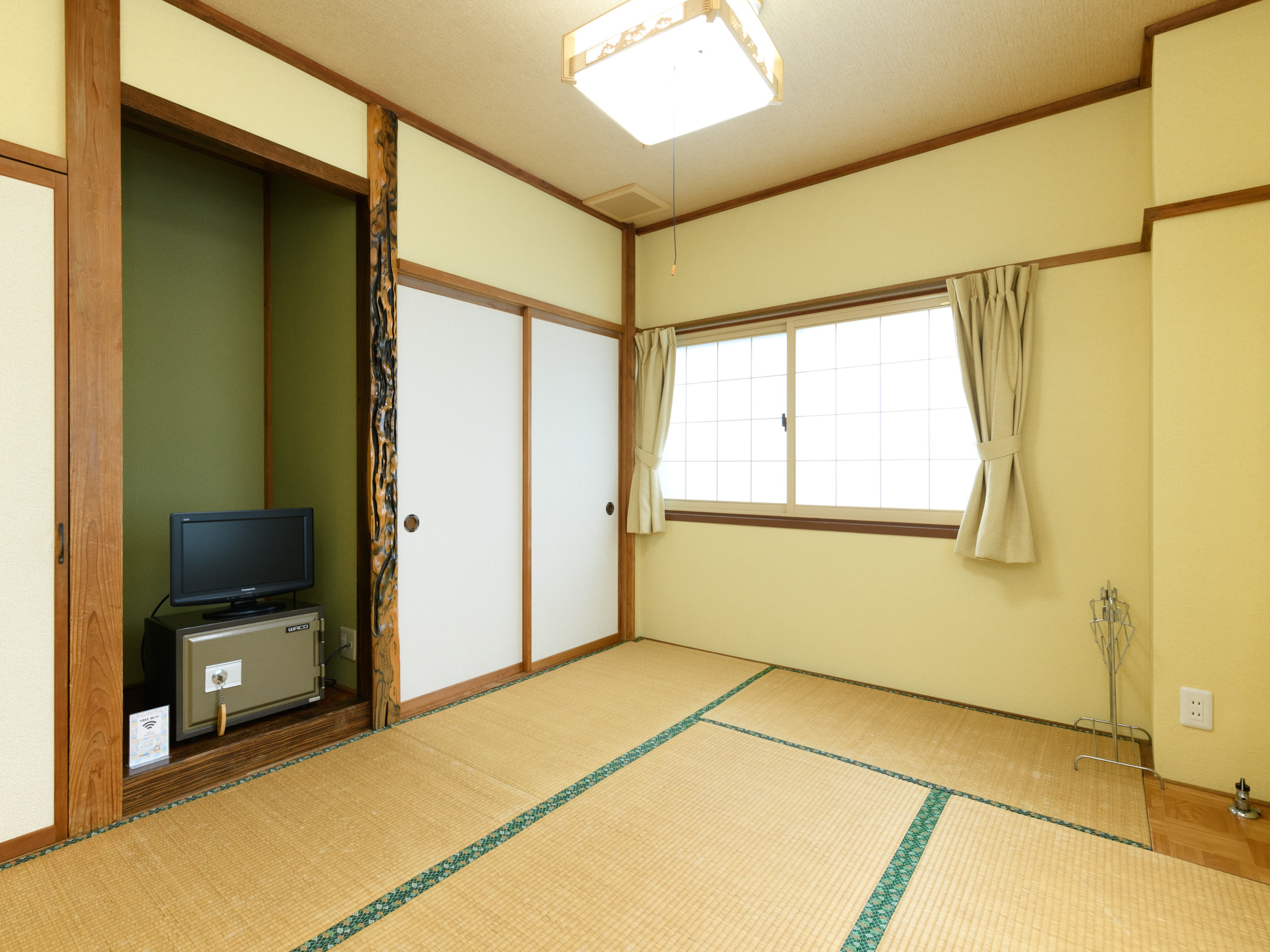 [Non-smoking] Japanese-style room for 1-2 people (no bath or toilet)