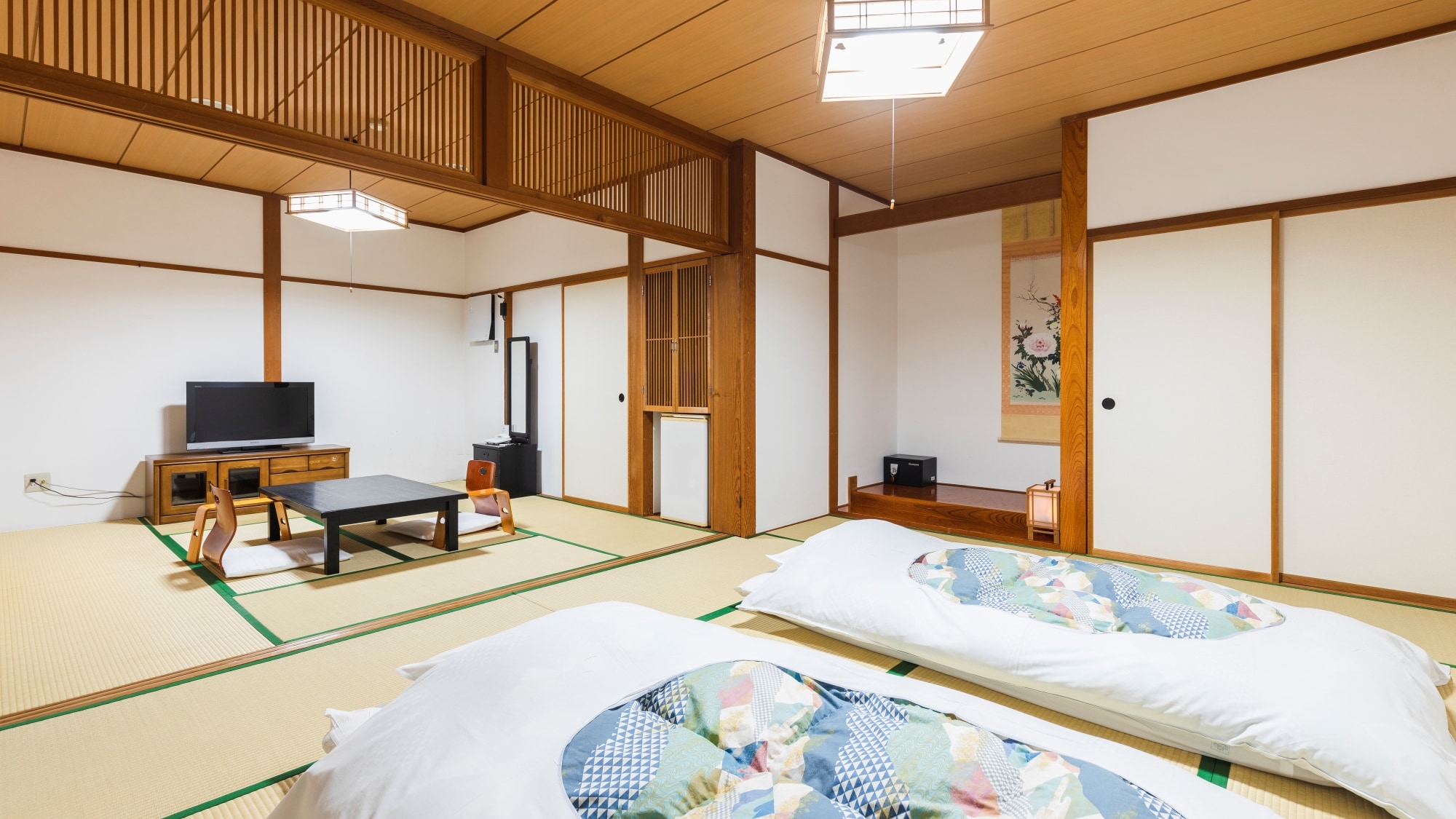 [Japanese-style room] A pure Japanese-style room with two rooms. Recommended for three-generation trips, girls' nights out, group trips, etc.