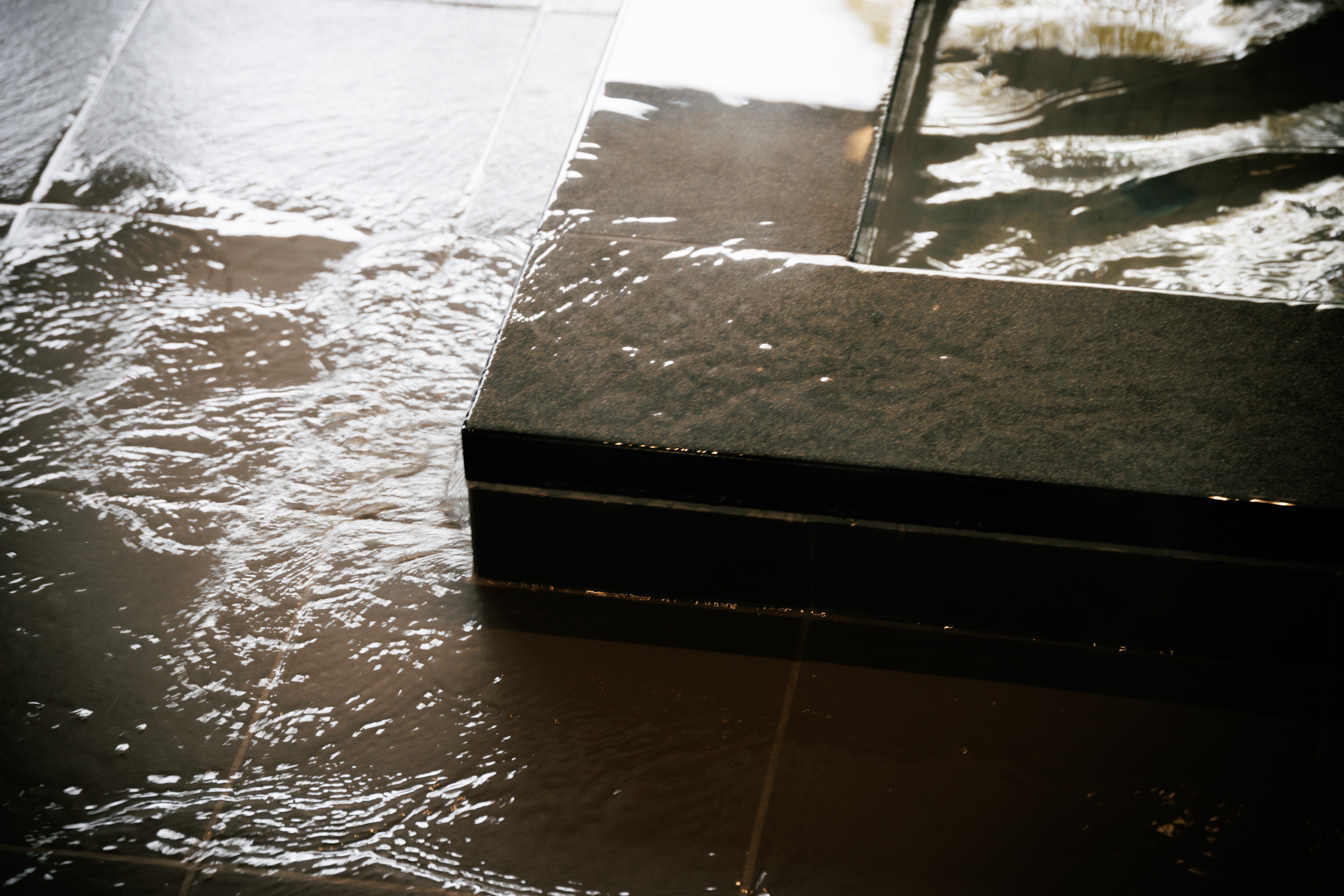 The spring water is soft to the touch, has no unpleasant odor, and is gentle on the skin.