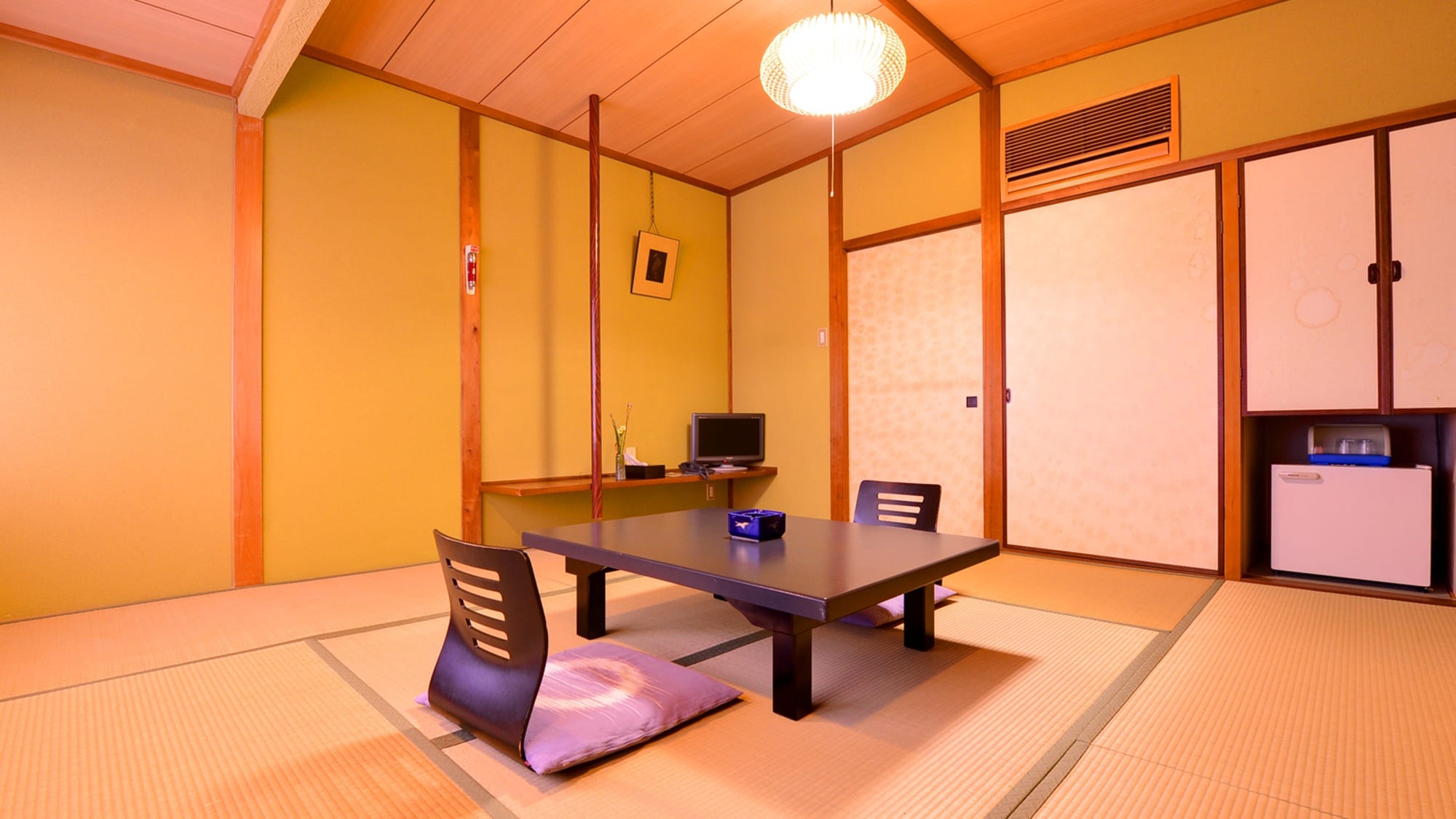 *Phòng kiểu Nhật 8 tatami (ví dụ phòng dành cho khách)