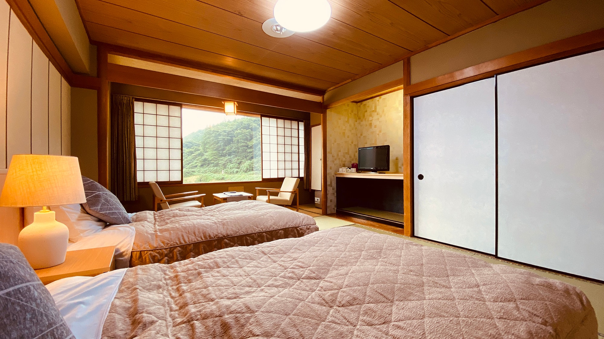 <West Wing, Japanese-style twin room, 10 tatami mats (36 square meters), non-smoking>