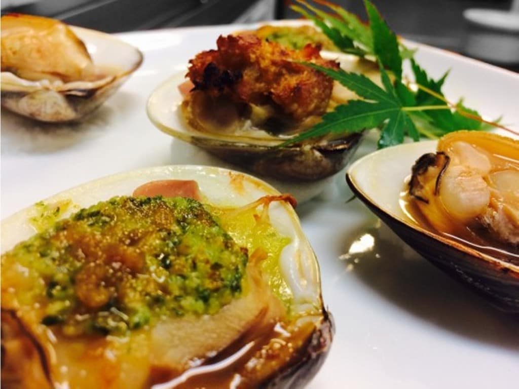 Hidangan Utama Terbatas "Summer" "Kerang Jepang Panggang dengan Saus Shamisen Buatan Sendiri"