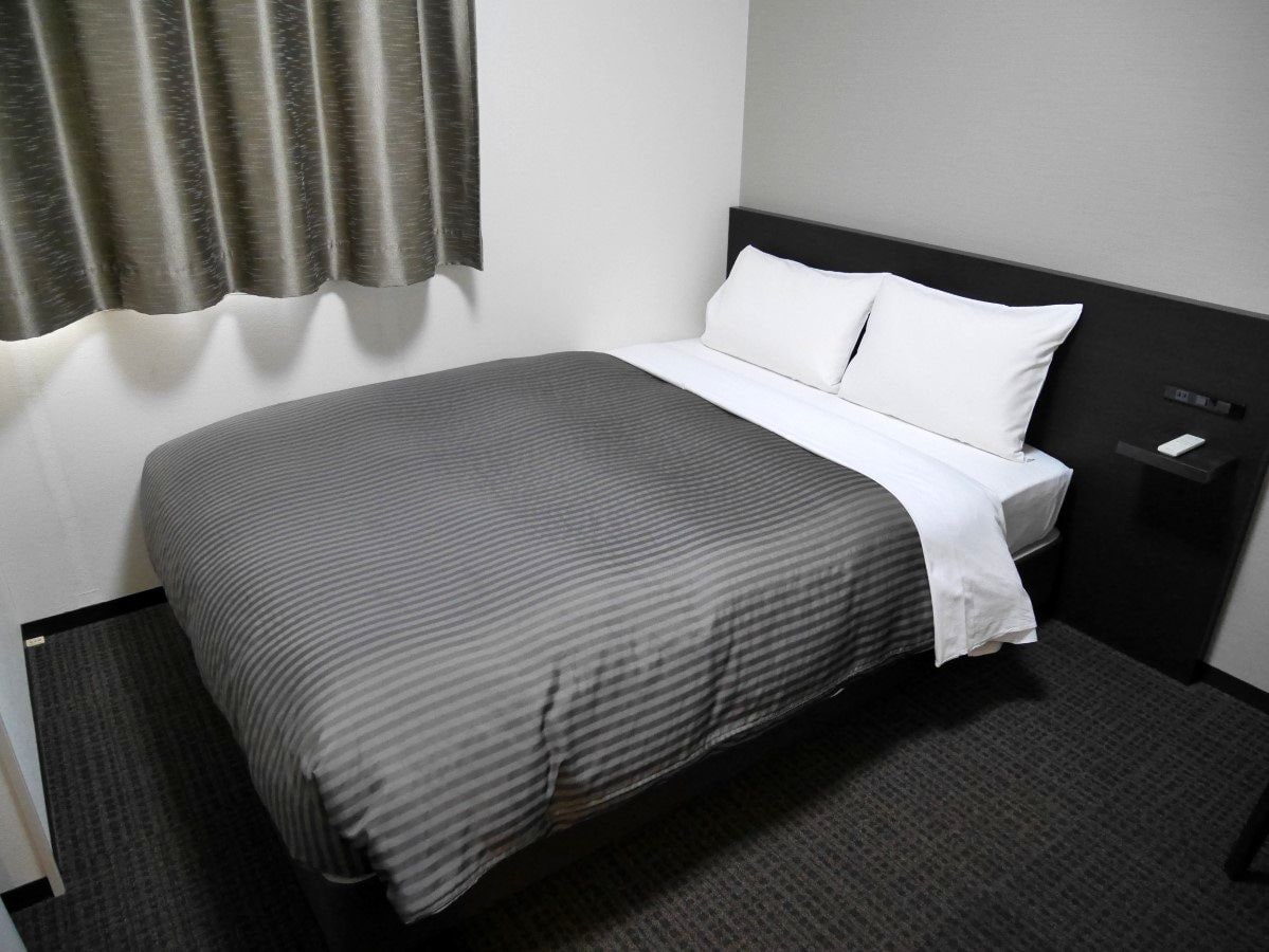 더블 룸 시몬스 레귤러 매트리스 140cm 더블 사이즈