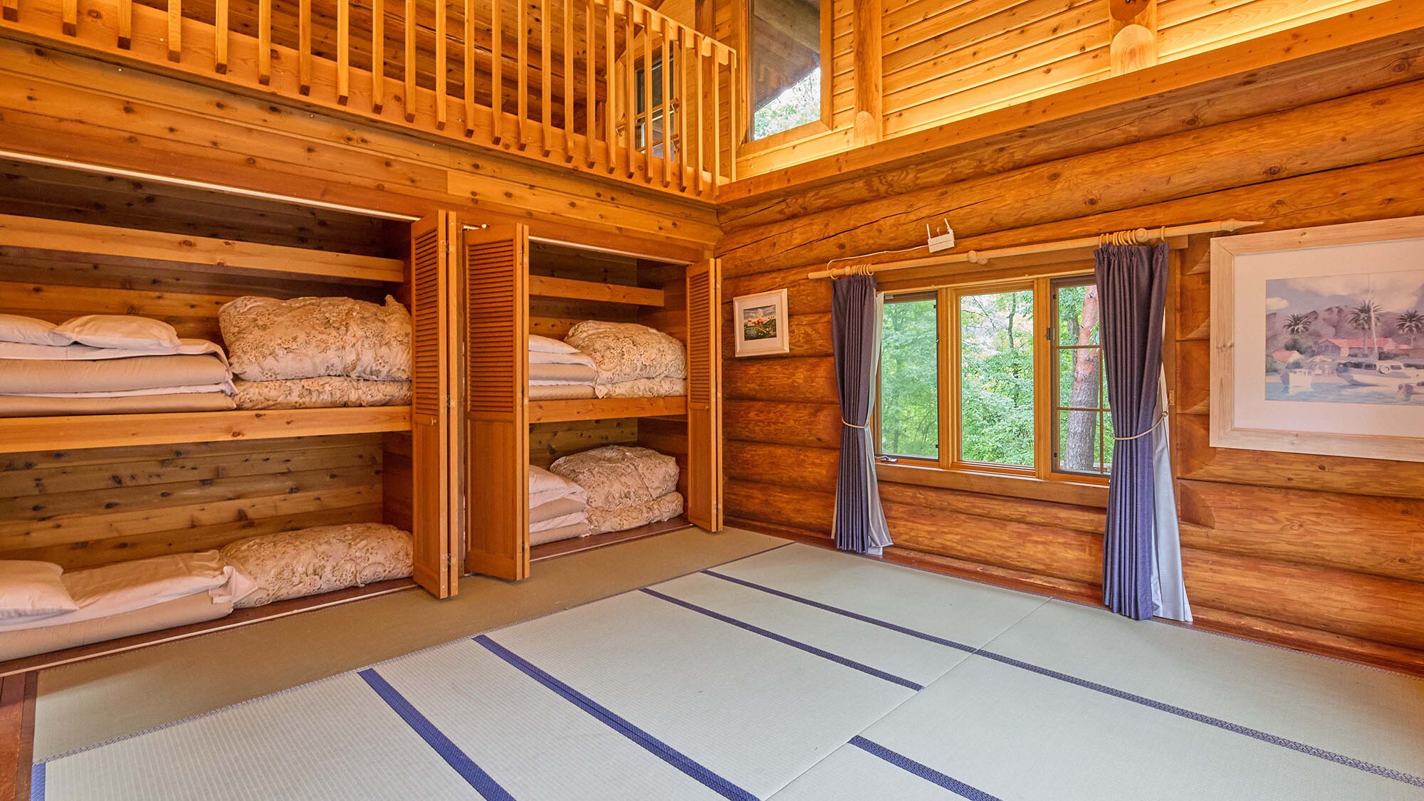 ・[Grace] A bright Japanese-style room with a sense of openness. It has a unique structure with an open ceiling.