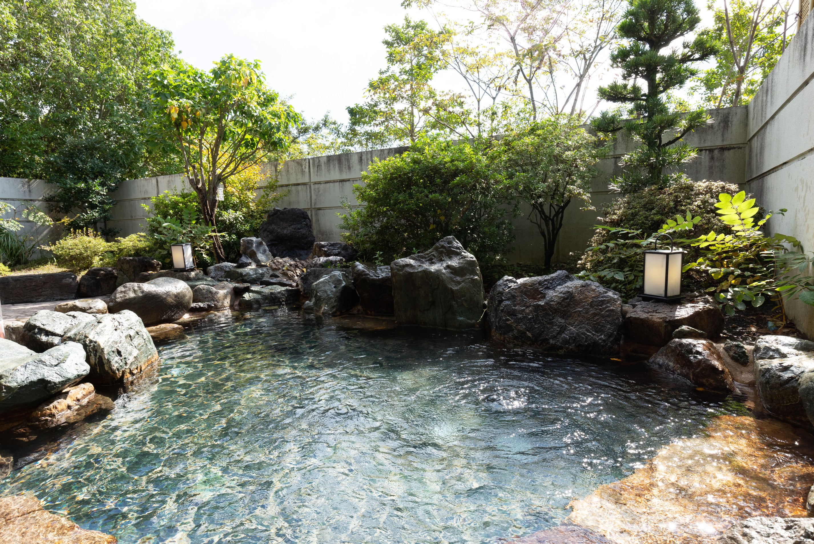 Open-air bath (daytime)