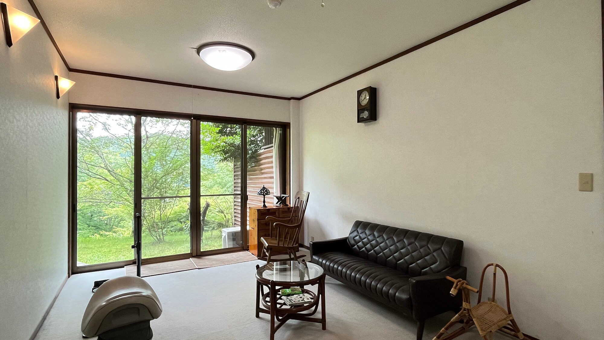 [Inside the building] Rest area after bath*
