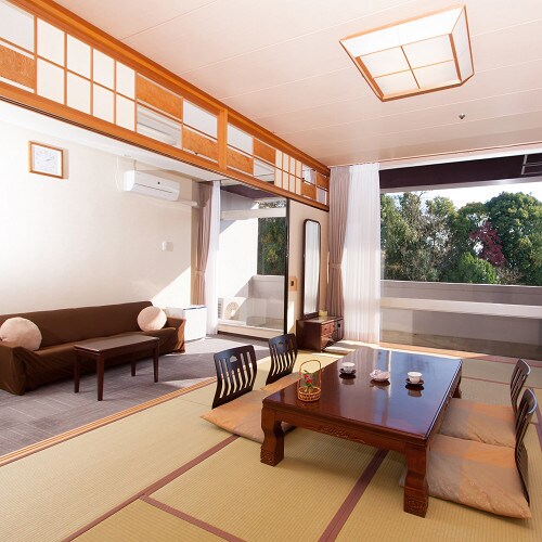 Japanese-style room 10 tatami mats with sofa room in front (renewed in February 2017)