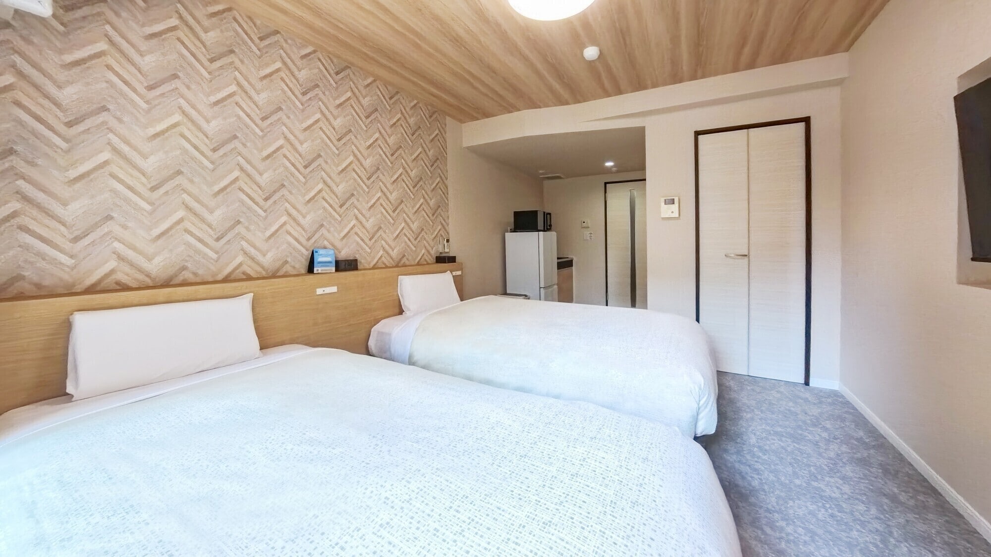 <Guest room image>