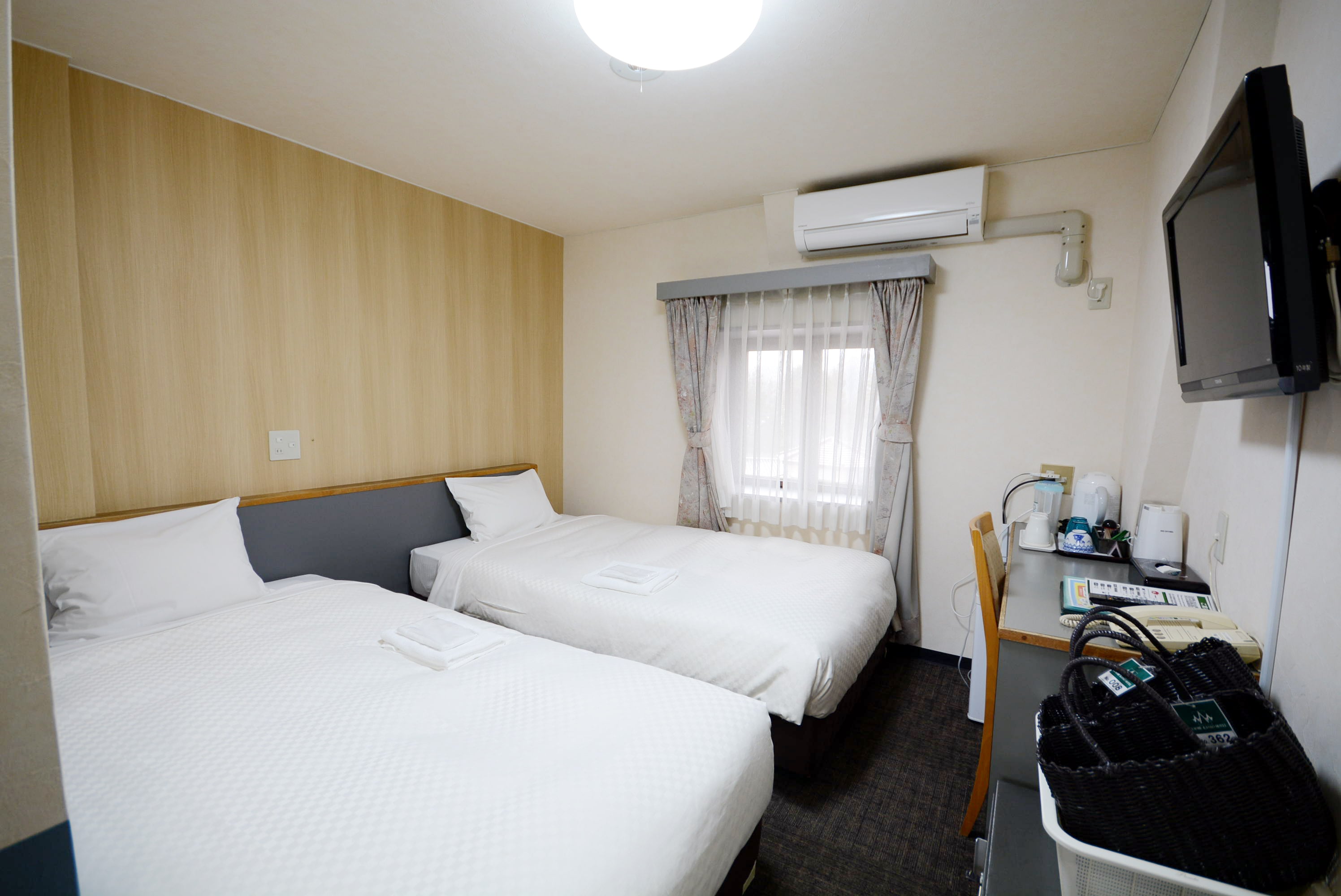 Western-style twin room (11㎡) *All rooms are non-smoking *Bathroom included