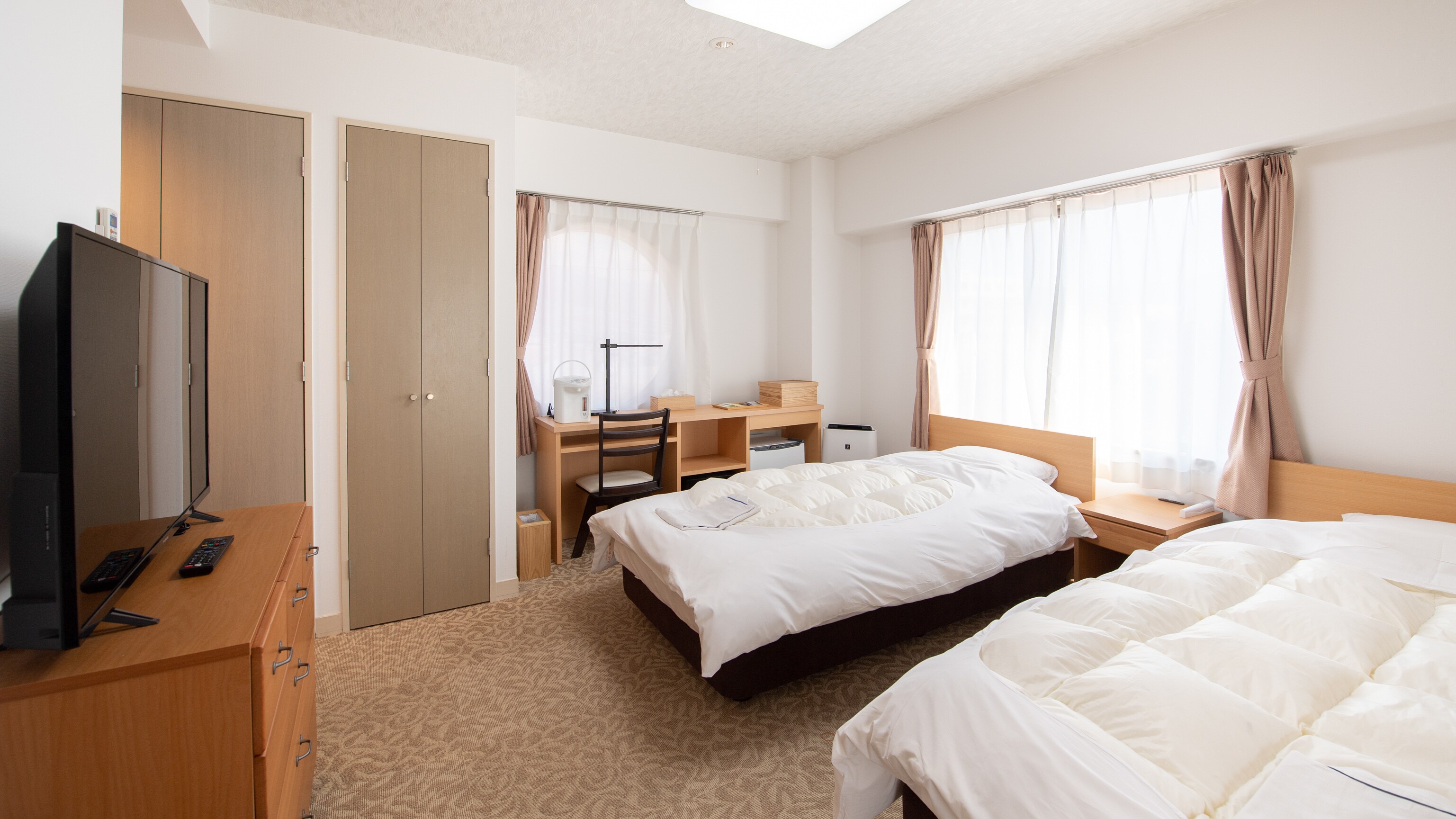 [Non-smoking] Japanese-Western room for 1-4 people