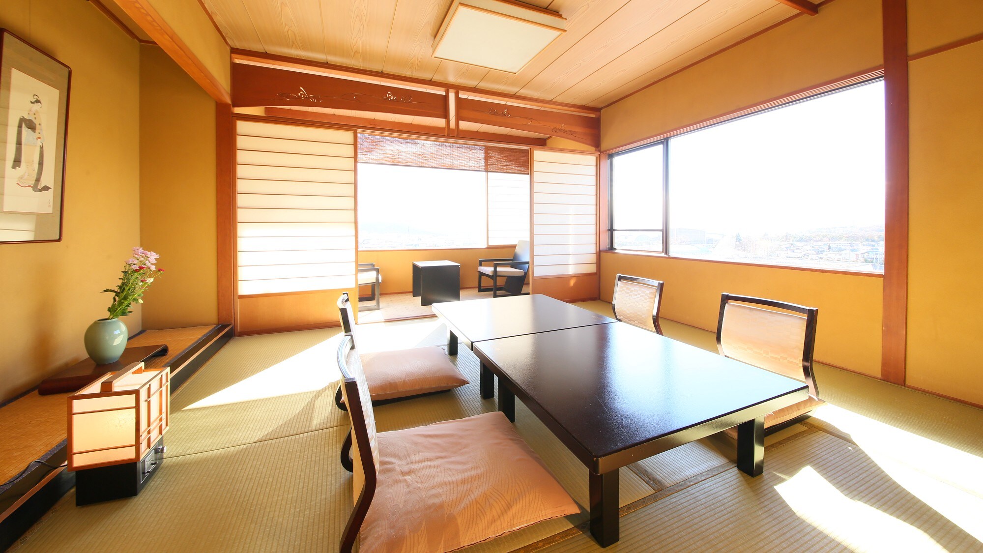 [View room with semi-open-air bath] Top floor 10 tatami mat room with stairs [No smoking] 2-4 people