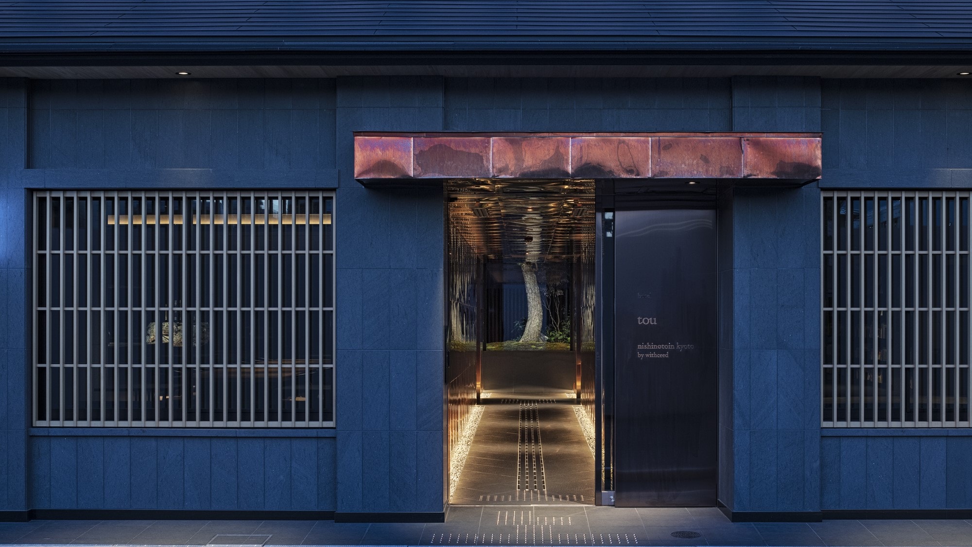 entrance to hotel tou