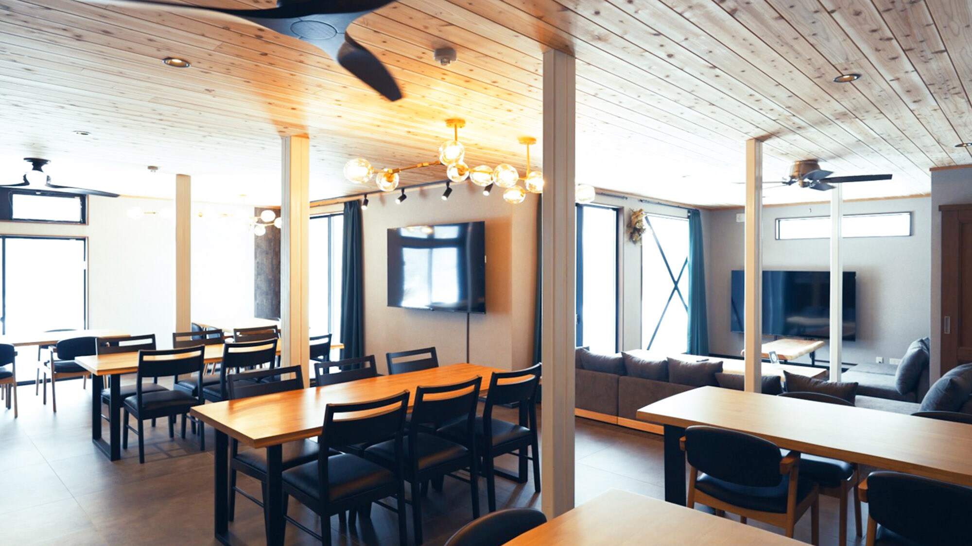 ・【다이닝 룸・플레이 룸】 기분이 알려진 동료와 단속의 한때를 보내 주세요