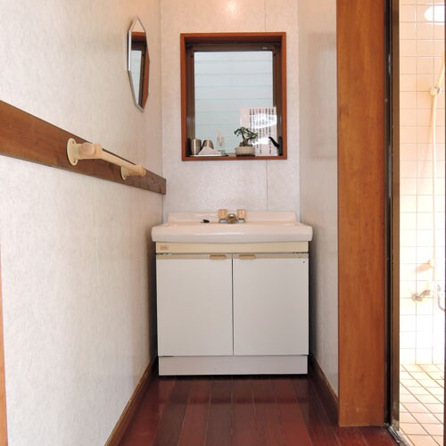 A washstand in a 10-tatami Japanese-style room