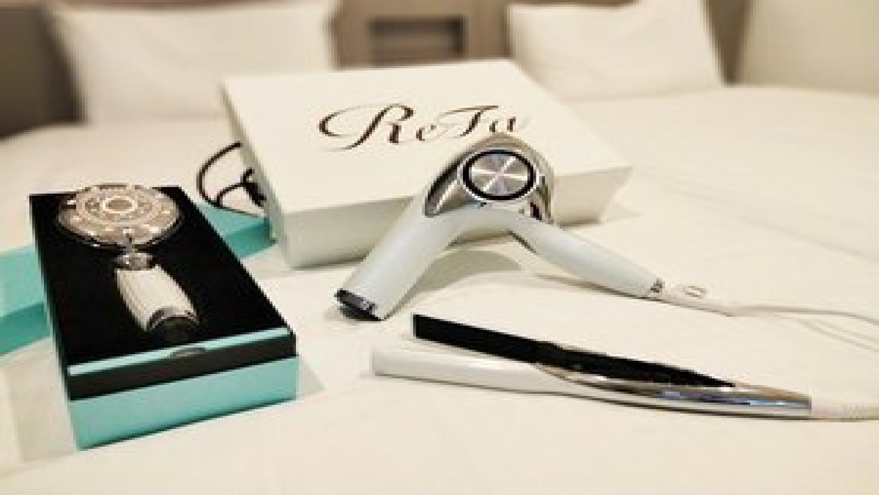 ReFa products *Limited to ReFa collaboration rooms*