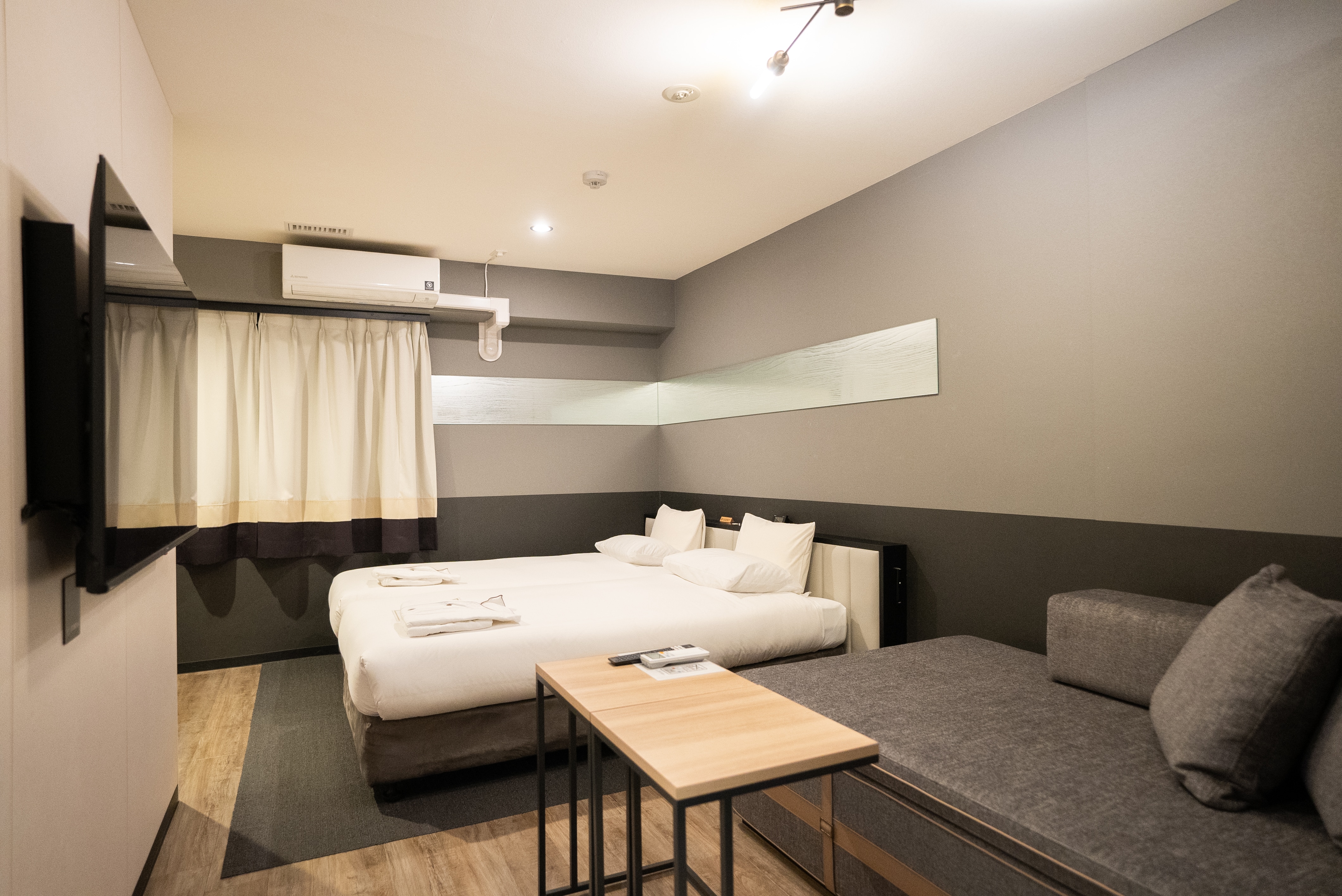 Kamar Twin Hollywood