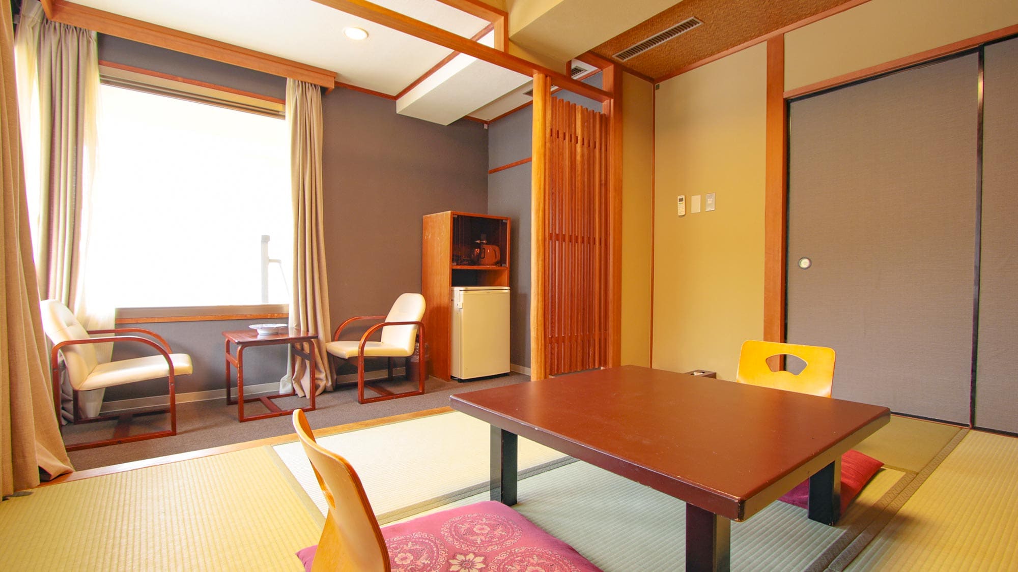 [Non-smoking] Japanese-Western style room <6 tatami mats + twin> / Capacity ~ 5 people