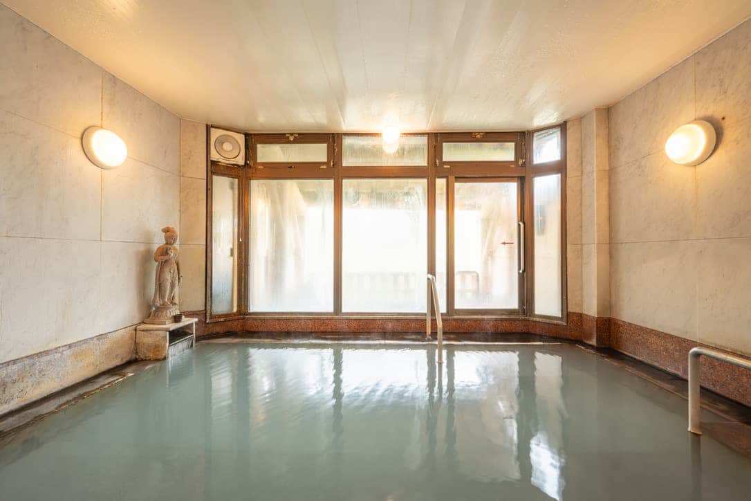 Indoor bath