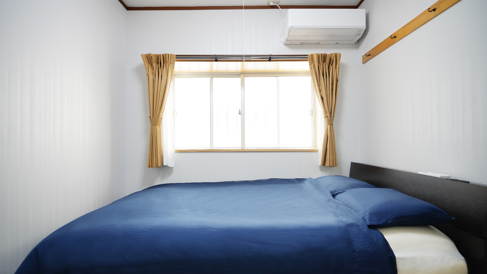 ・Room 301: Bedroom with 1 double bed