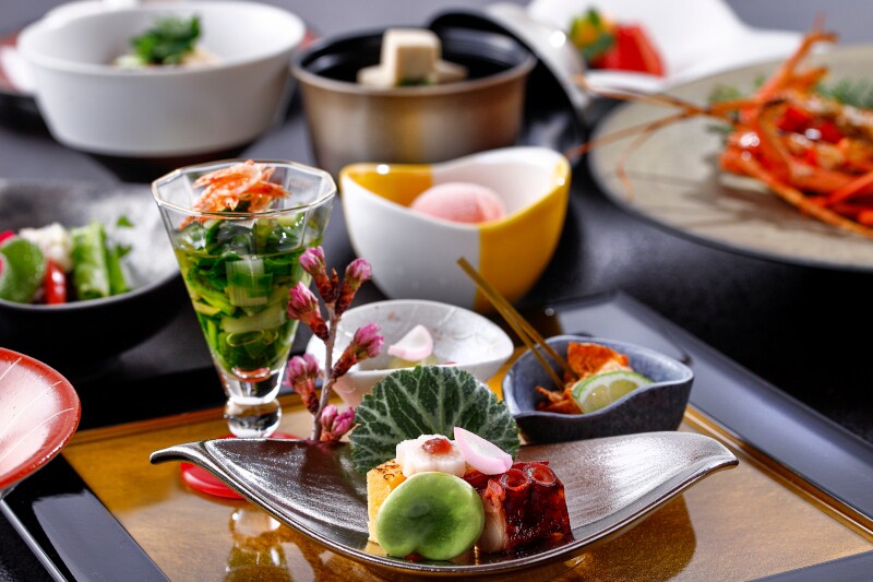 Seasonal Kaiseki cuisine