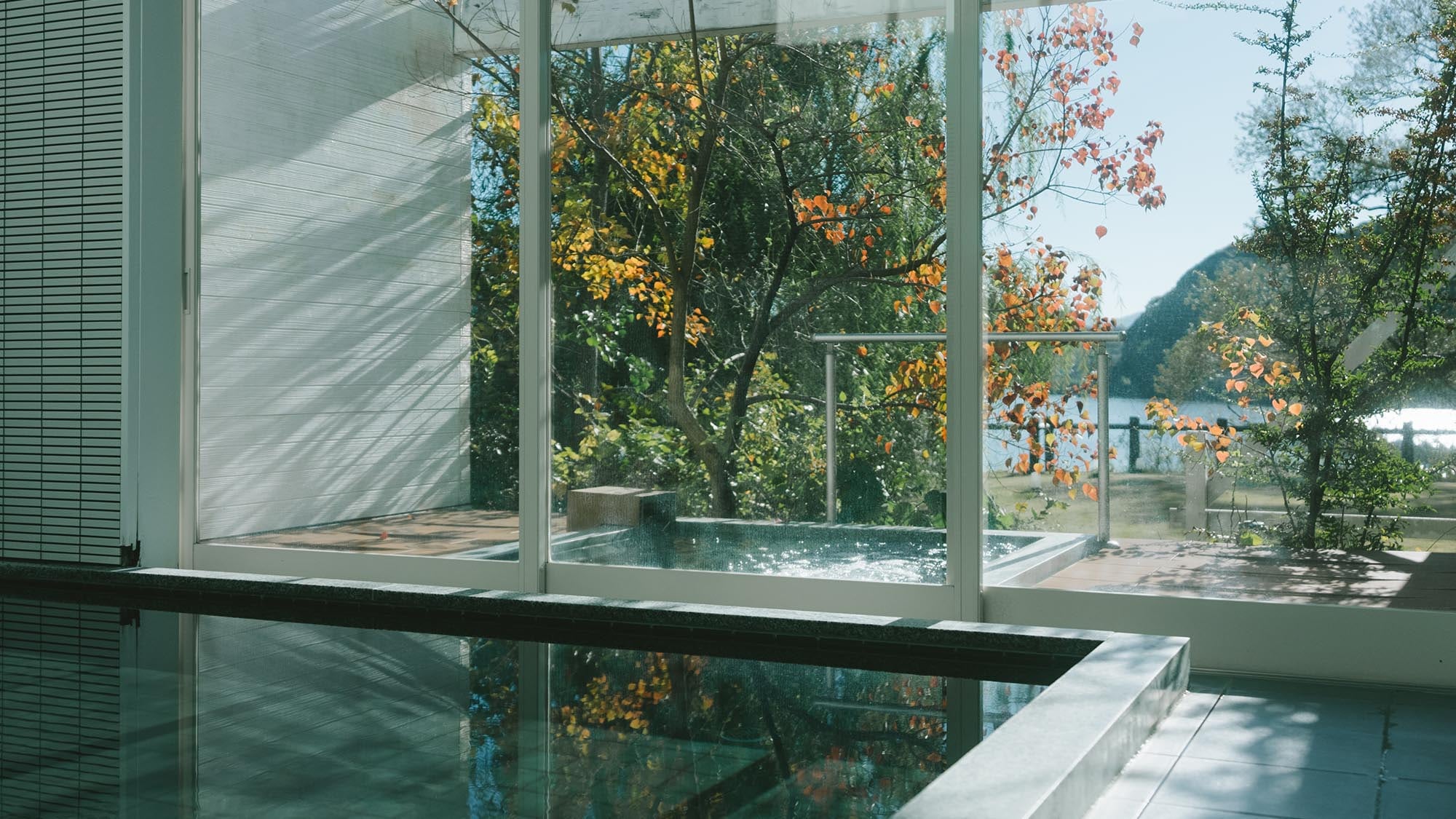[Hot spring bath] A small but relaxing hot spring bath building. Hatchohama Obama Onsen is gentle on the skin.