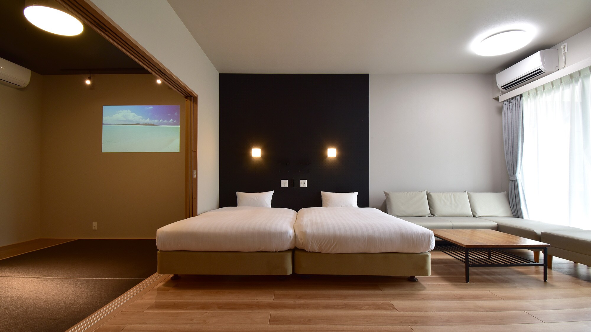 [Standard Room/Dog Friendly Room] Enjoy a relaxing stay in an open and airy room.