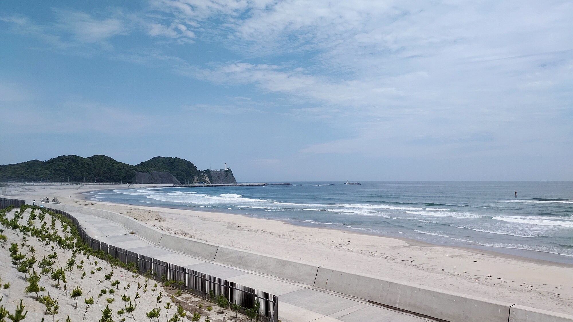 Nearby sightseeing spots: Toyoma Beach