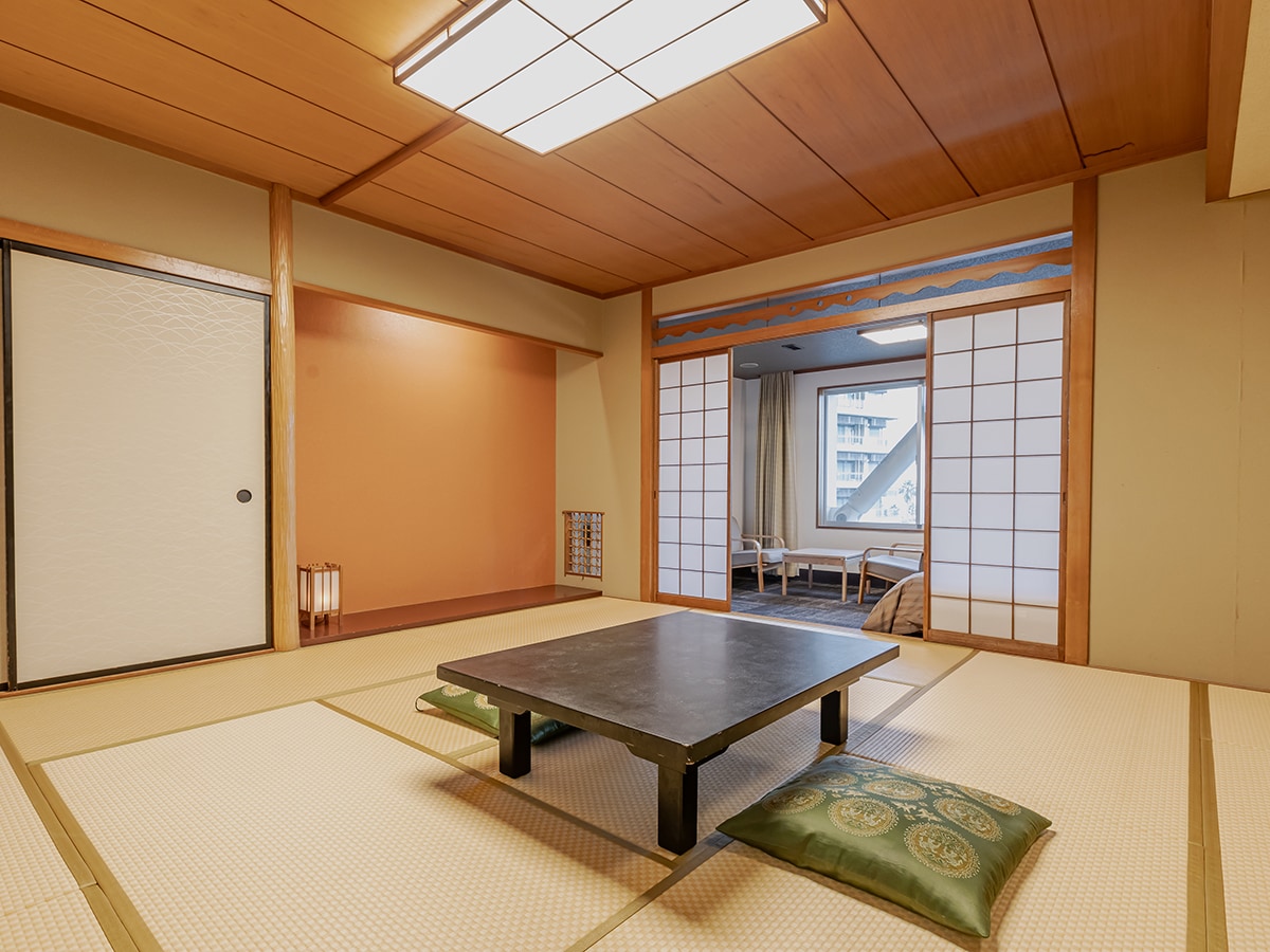 Japanese-Western 12 tatami mat room