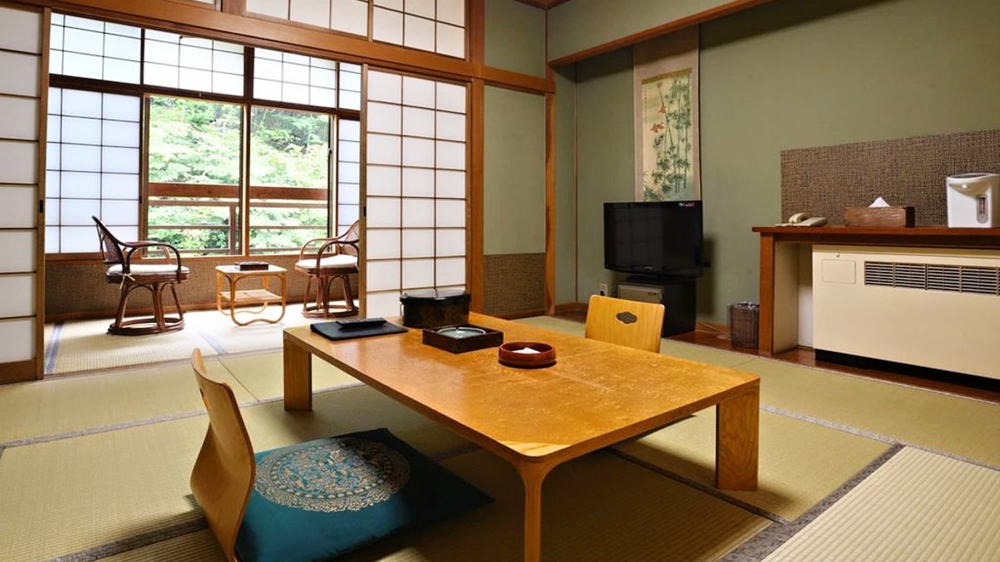 [Japanese-style room 10 tatami mats or more] Main building or Asunaro building *An example of the main building