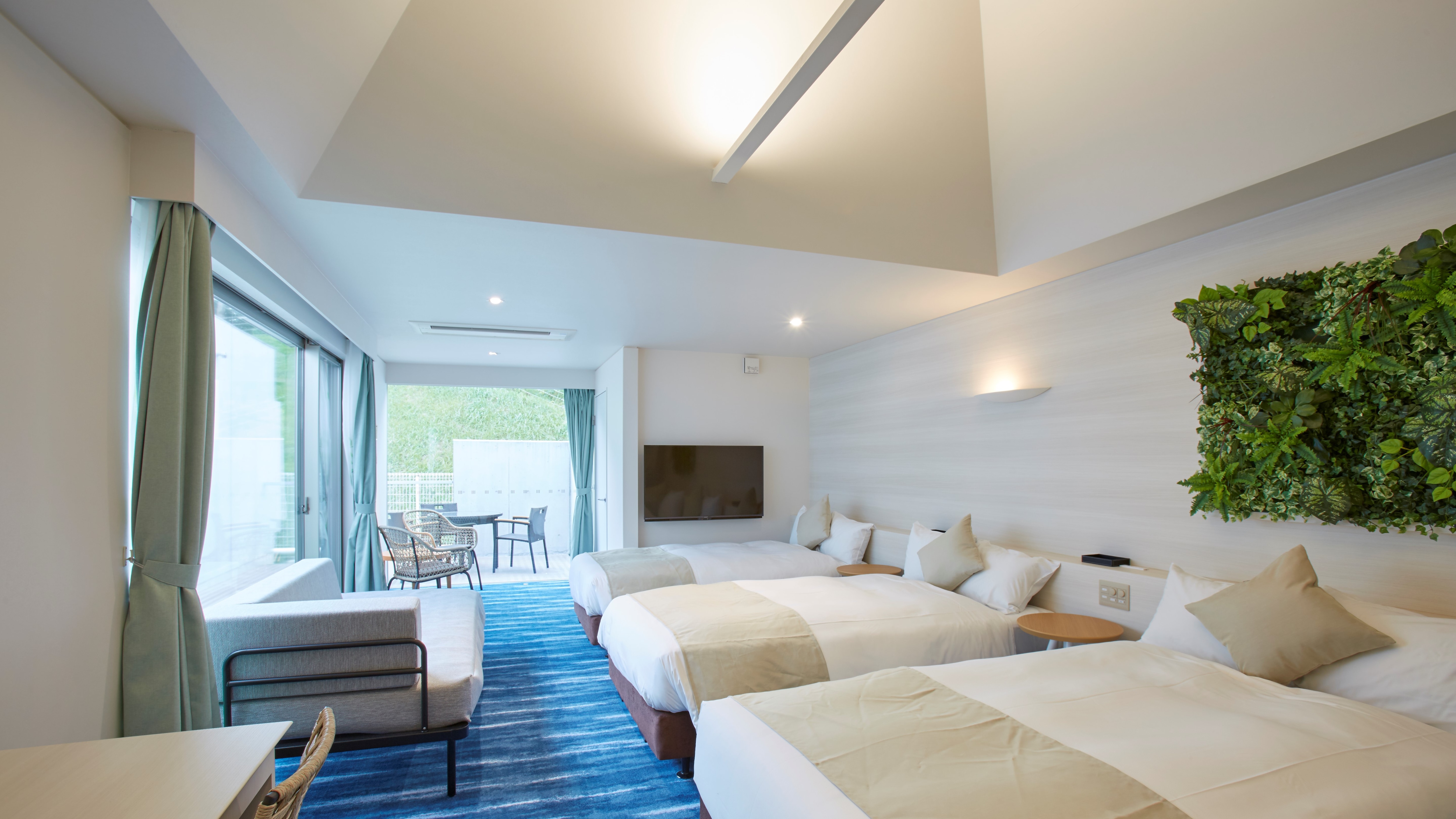 Nikmati pemandian air panas di kamar Anda Villa dengan spa pribadi & minus; Triple & minus;