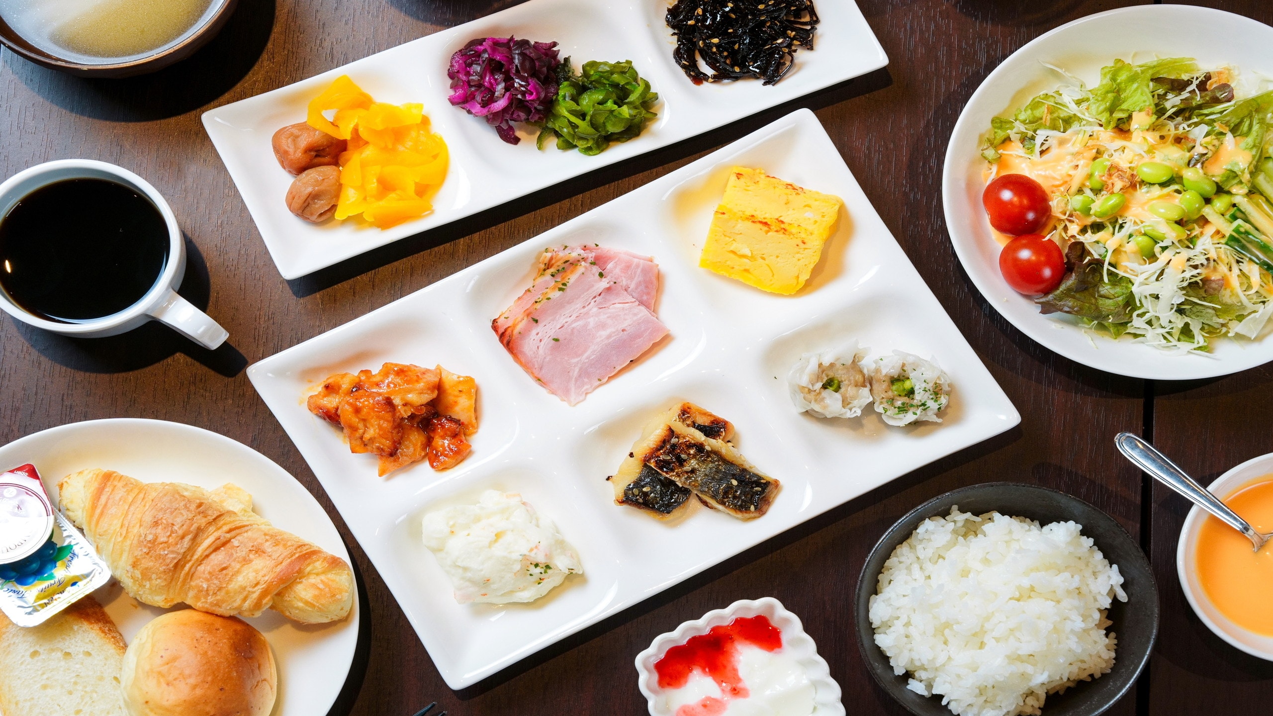 Breakfast buffet Japanese and Western cuisine
