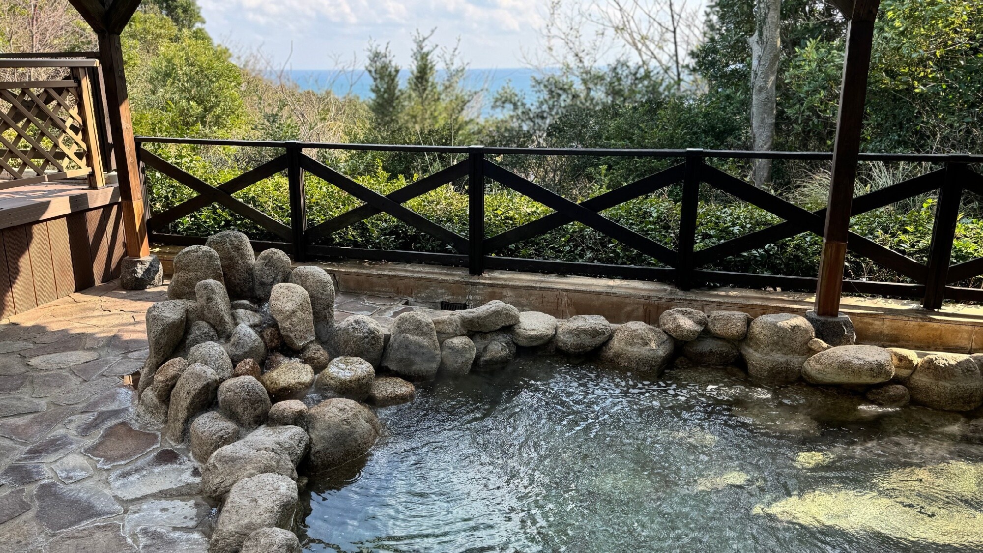 Early March 2024! Large communal bath and open-air bath to be renovated and reopened