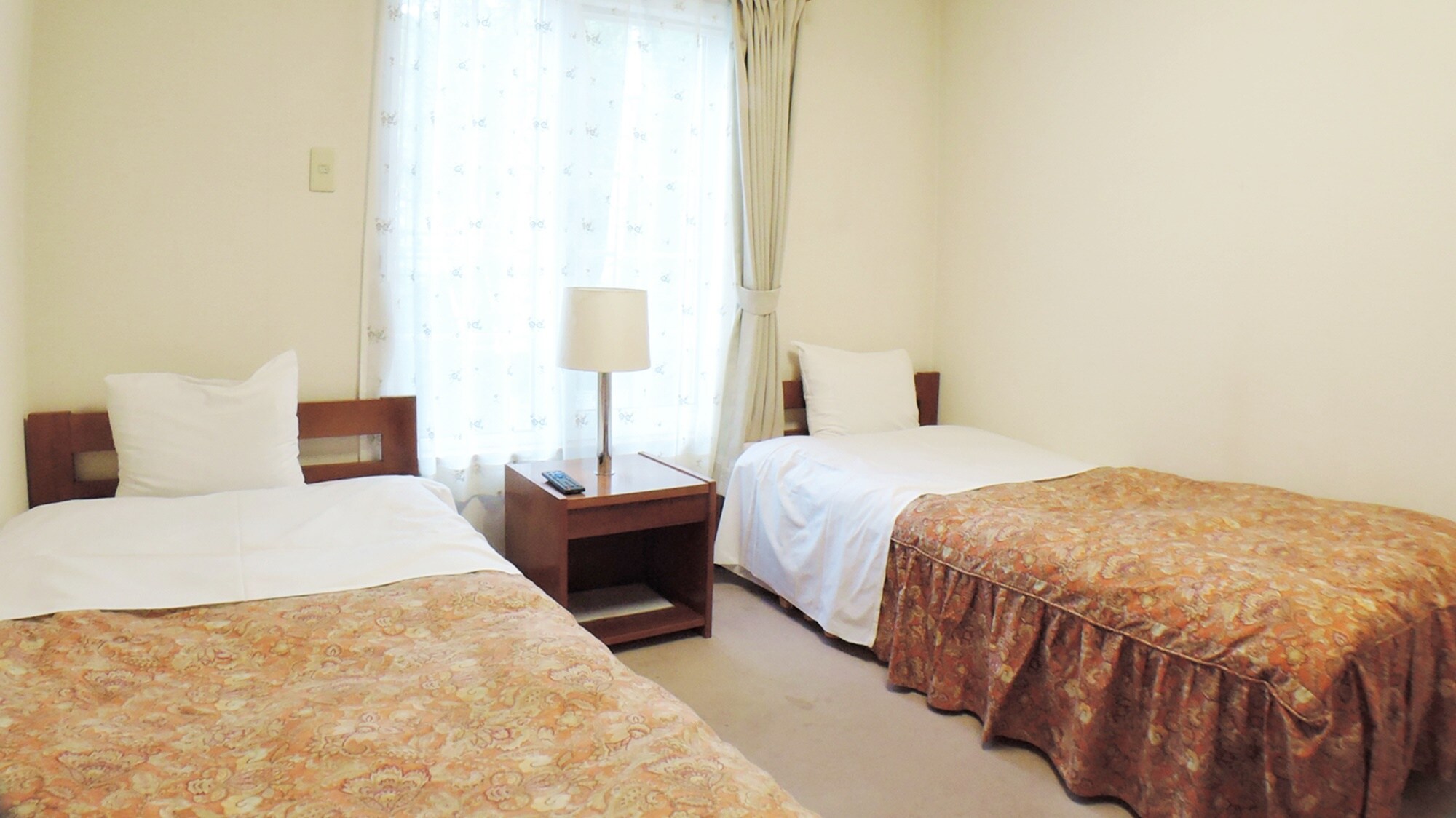 * [Twin] Floor warming is complete! Room with 2 single beds (example)