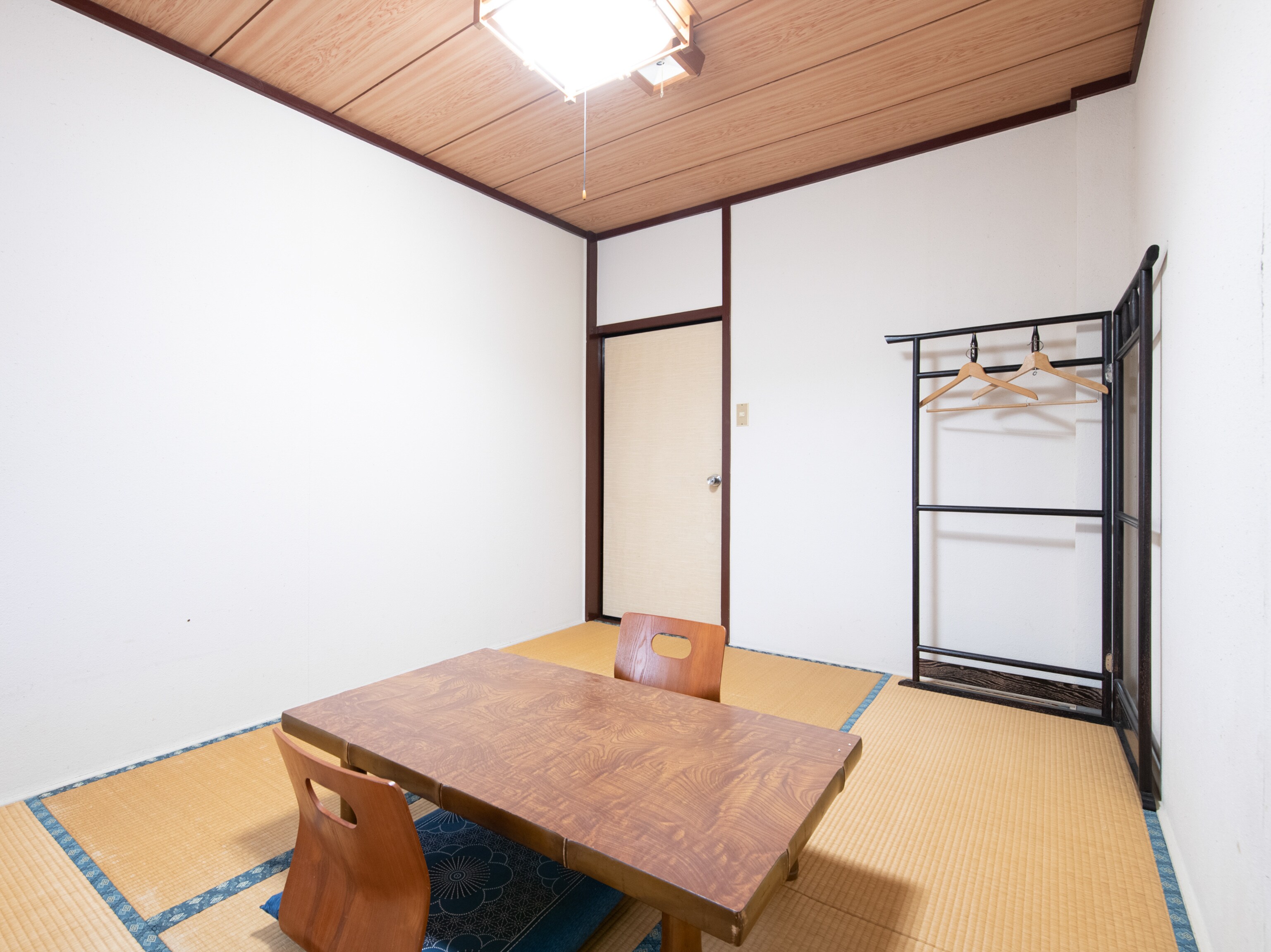 Japanese-style room for two (shared bathroom and toilet)