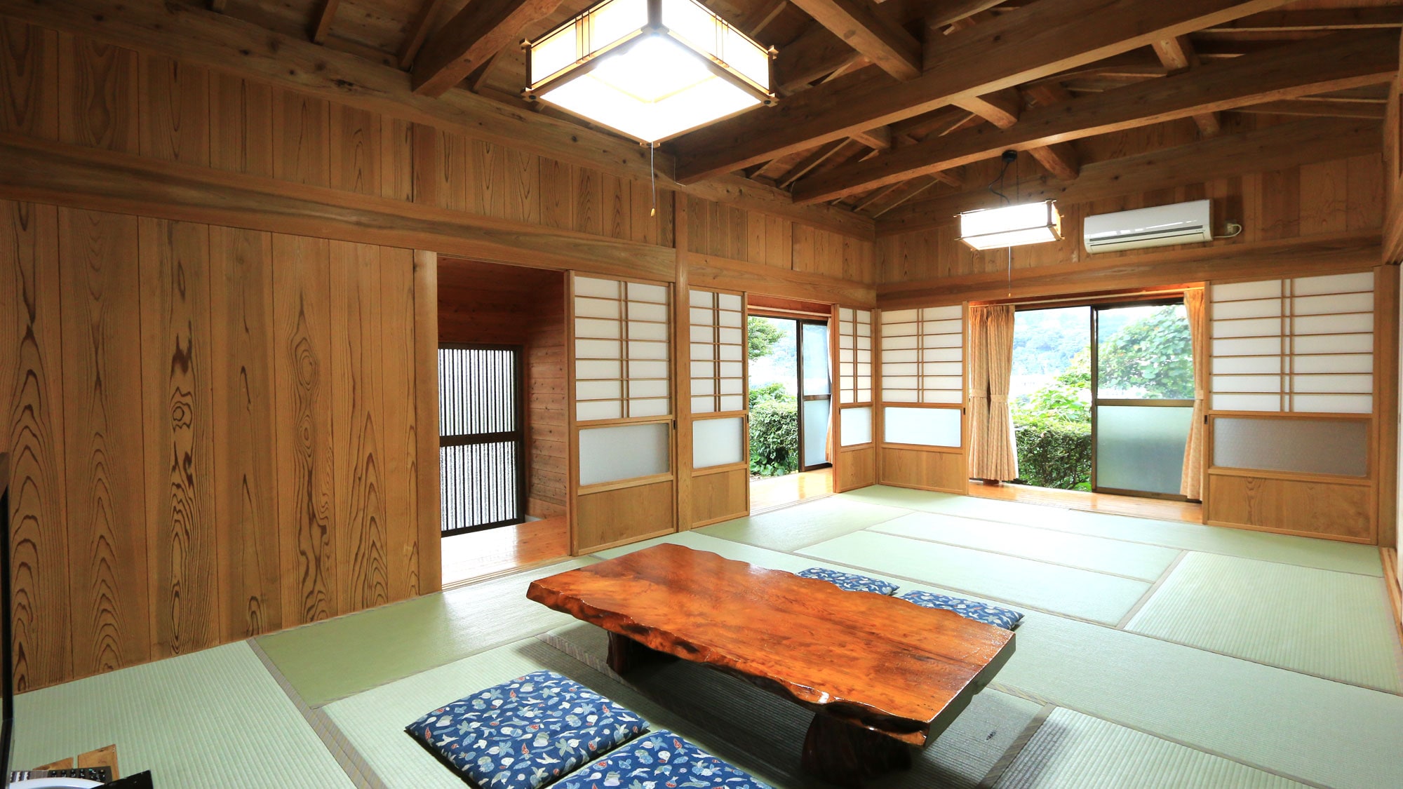 [Kamar terpisah 14 tatami]