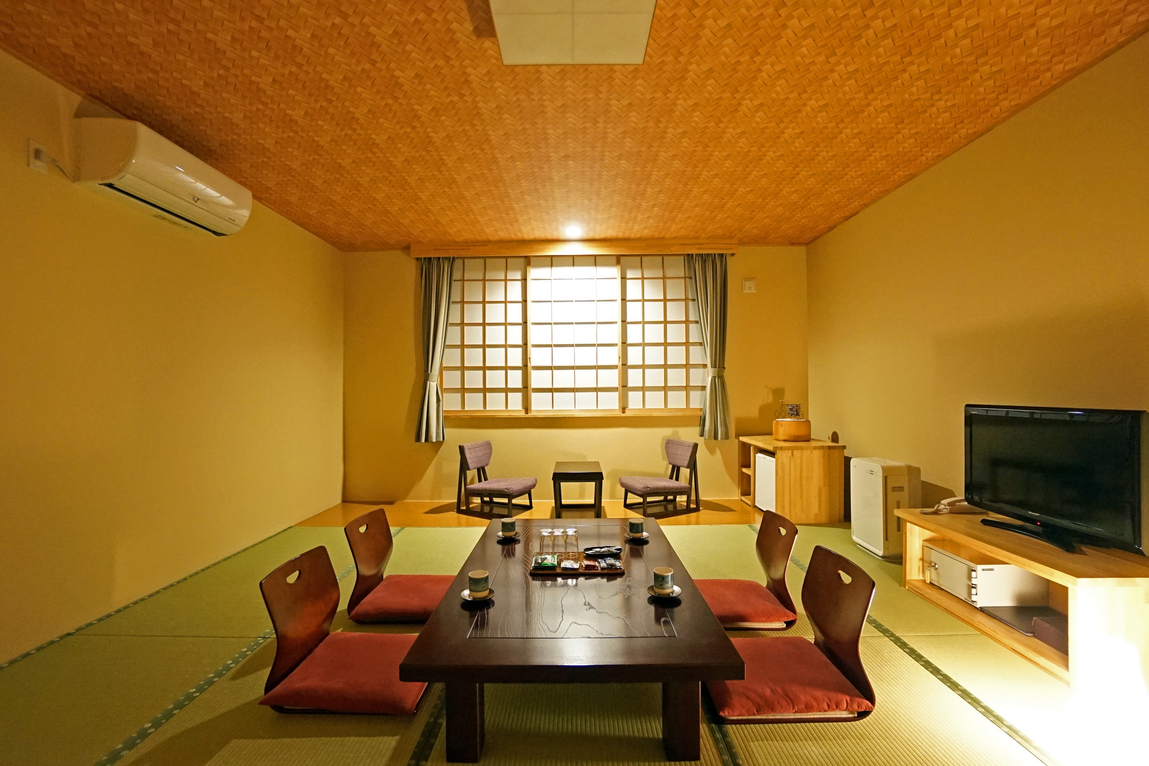 [Annex Hatago] Japanese-style room 15 tatami mats