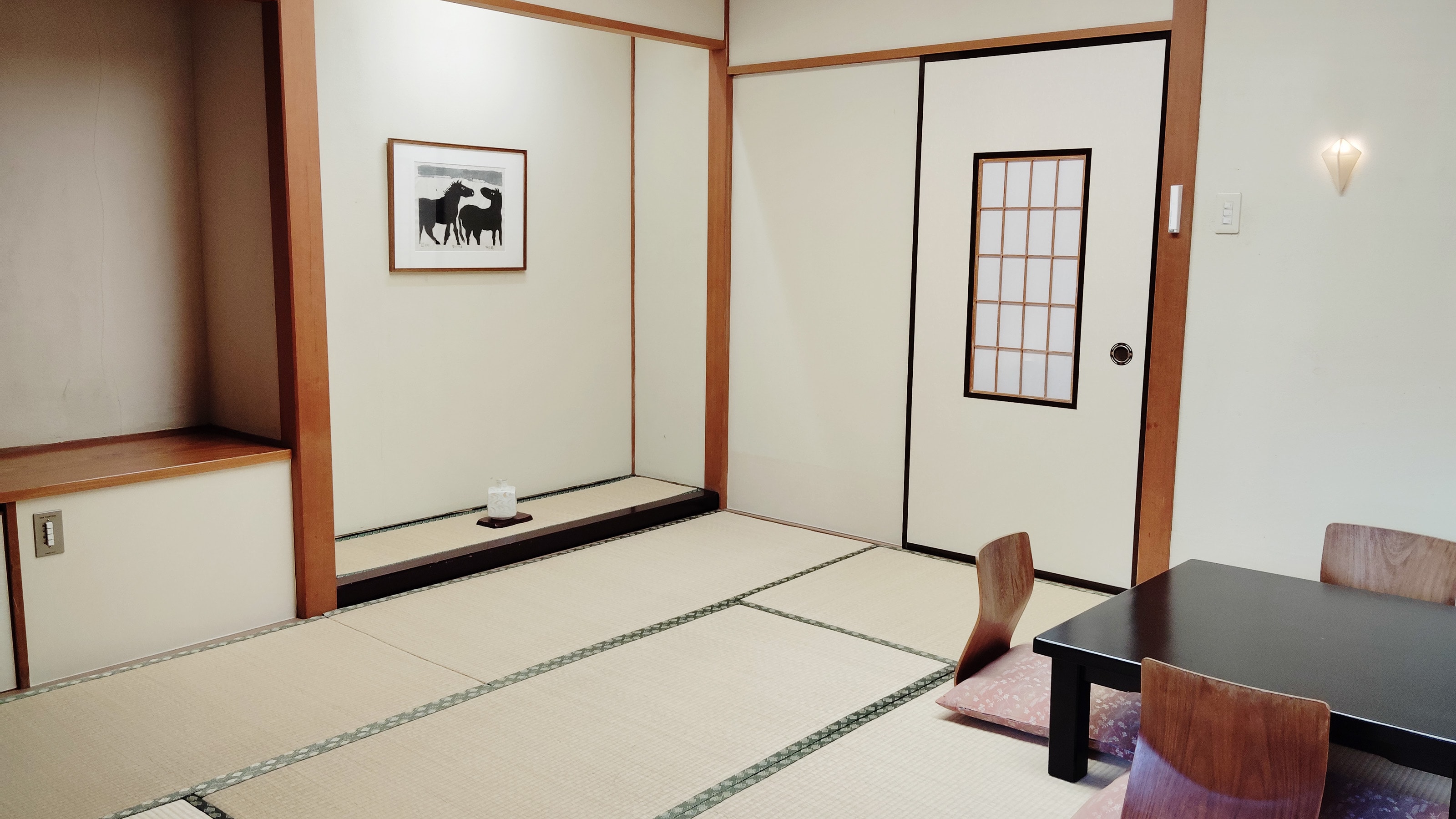 Example of a Japanese-style room at Shusuikan