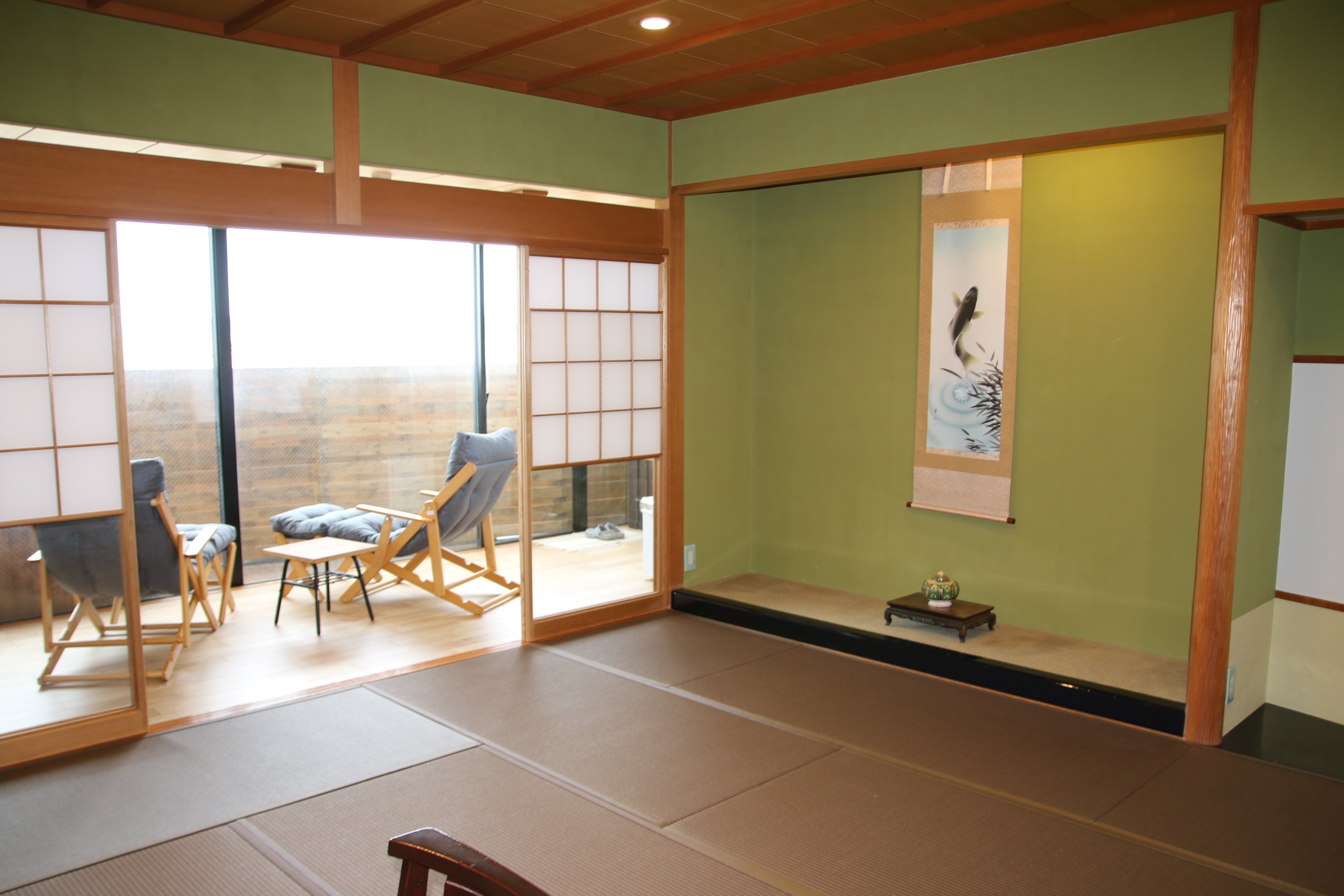 With outdoor stalls②