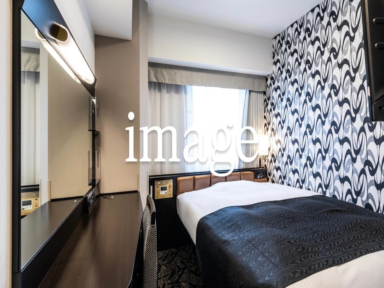 Queen Bedroom