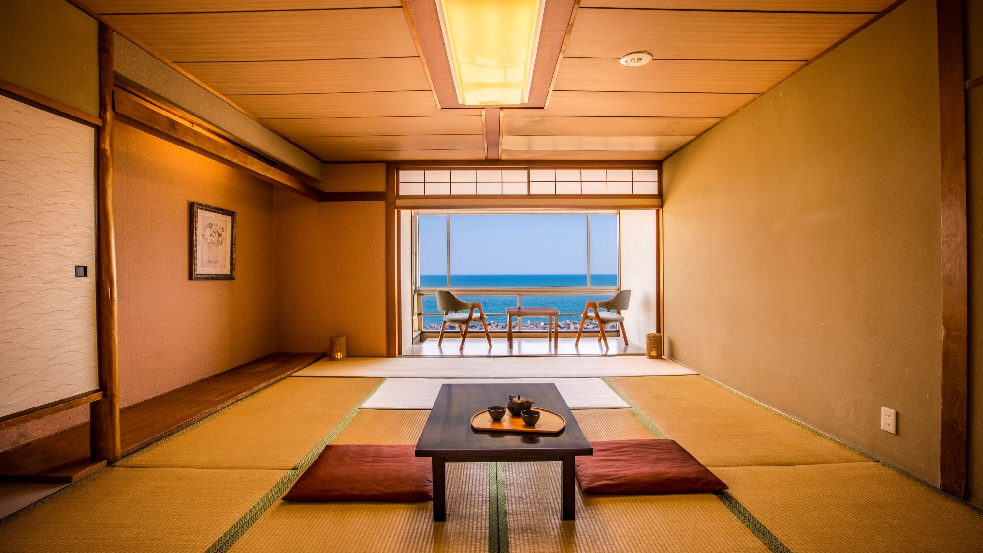 Standard Japanese-style room * Example of guest room