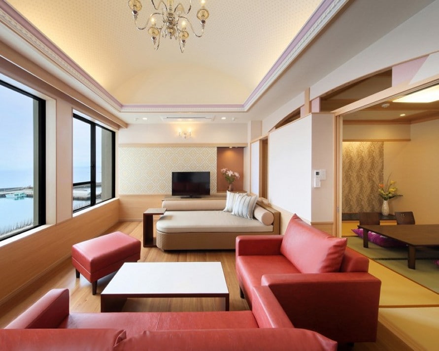 豪華日式和西式房間（8張榻榻米+客廳+雙床） <海景> 位於6樓或5樓。
