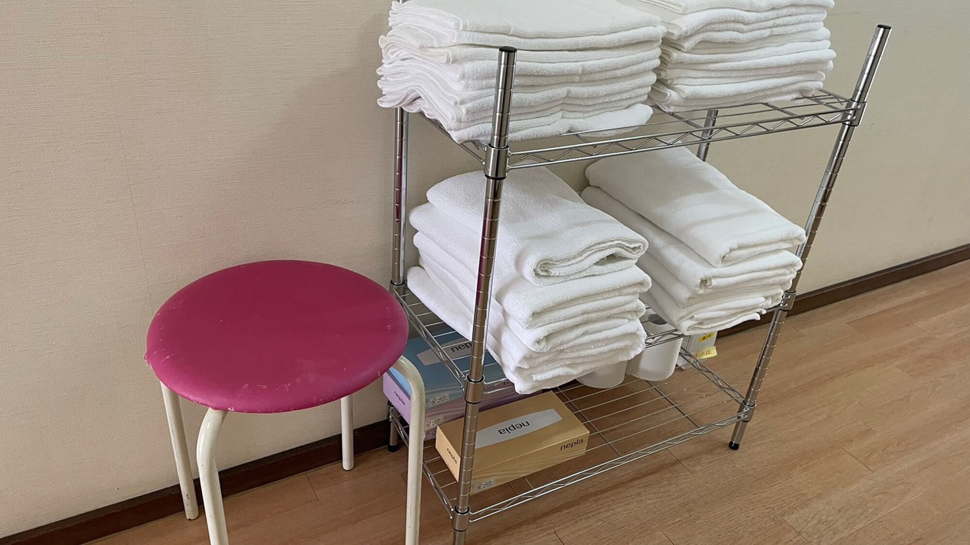 ◇Towels, tissues, and toilet paper can be replenished in the hallway.
