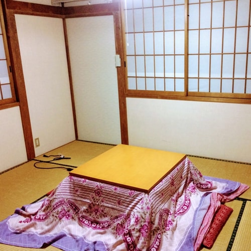 六张榻榻米日式客房——请您放松身心