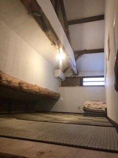 建筑物内。