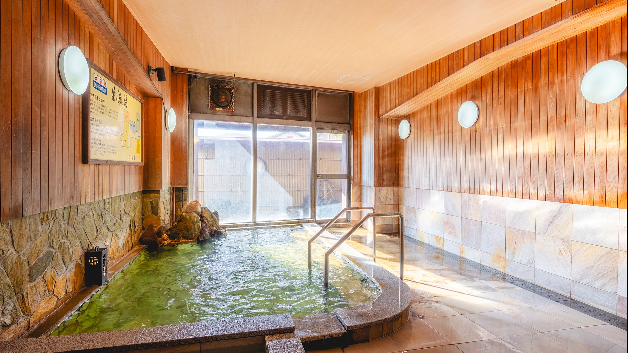 [Large public bath] Indoor bath