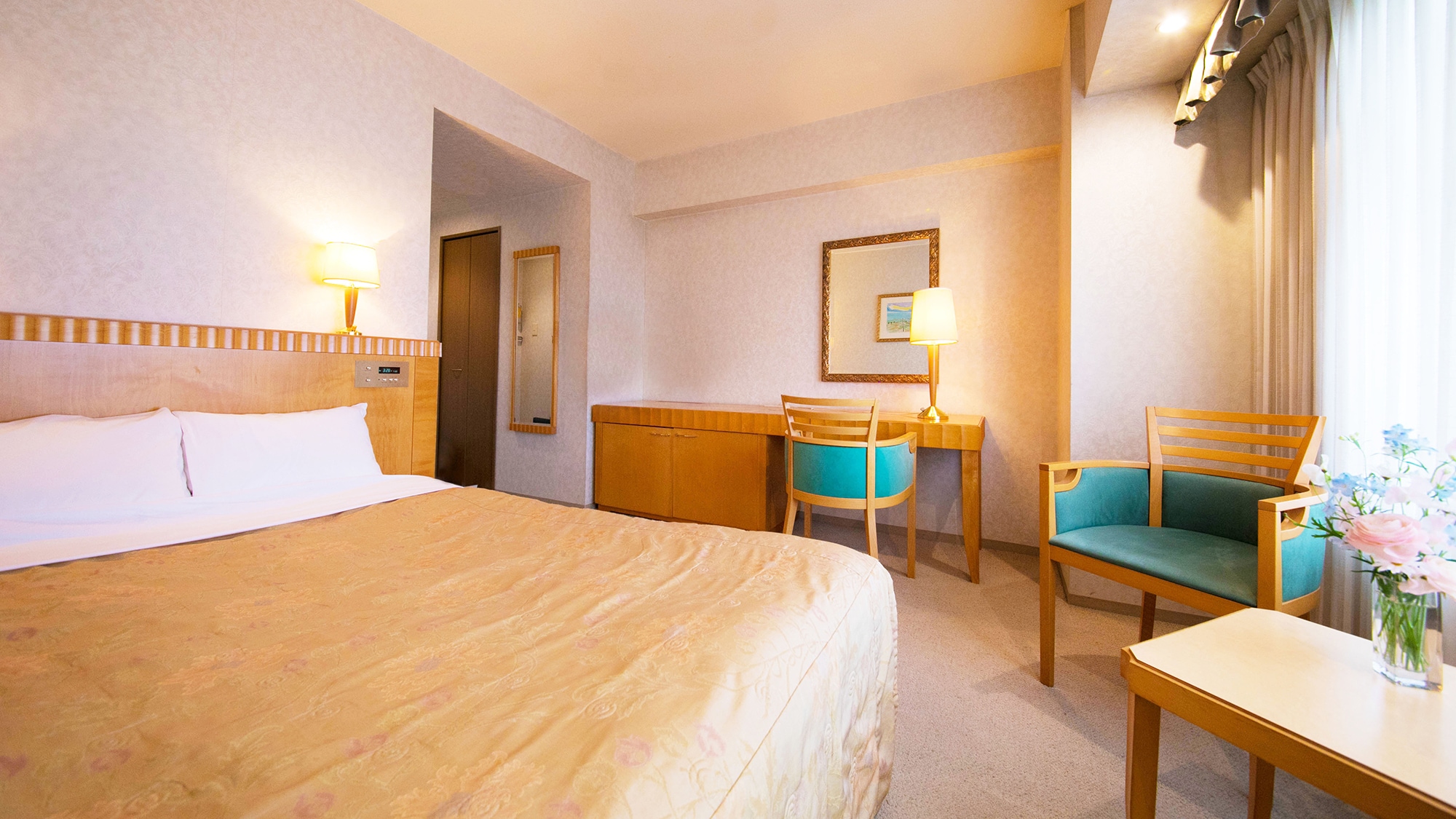 ■ Semi-double ■ 18㎡. Beds are also included ♪ Comfortable space recommended for close couples