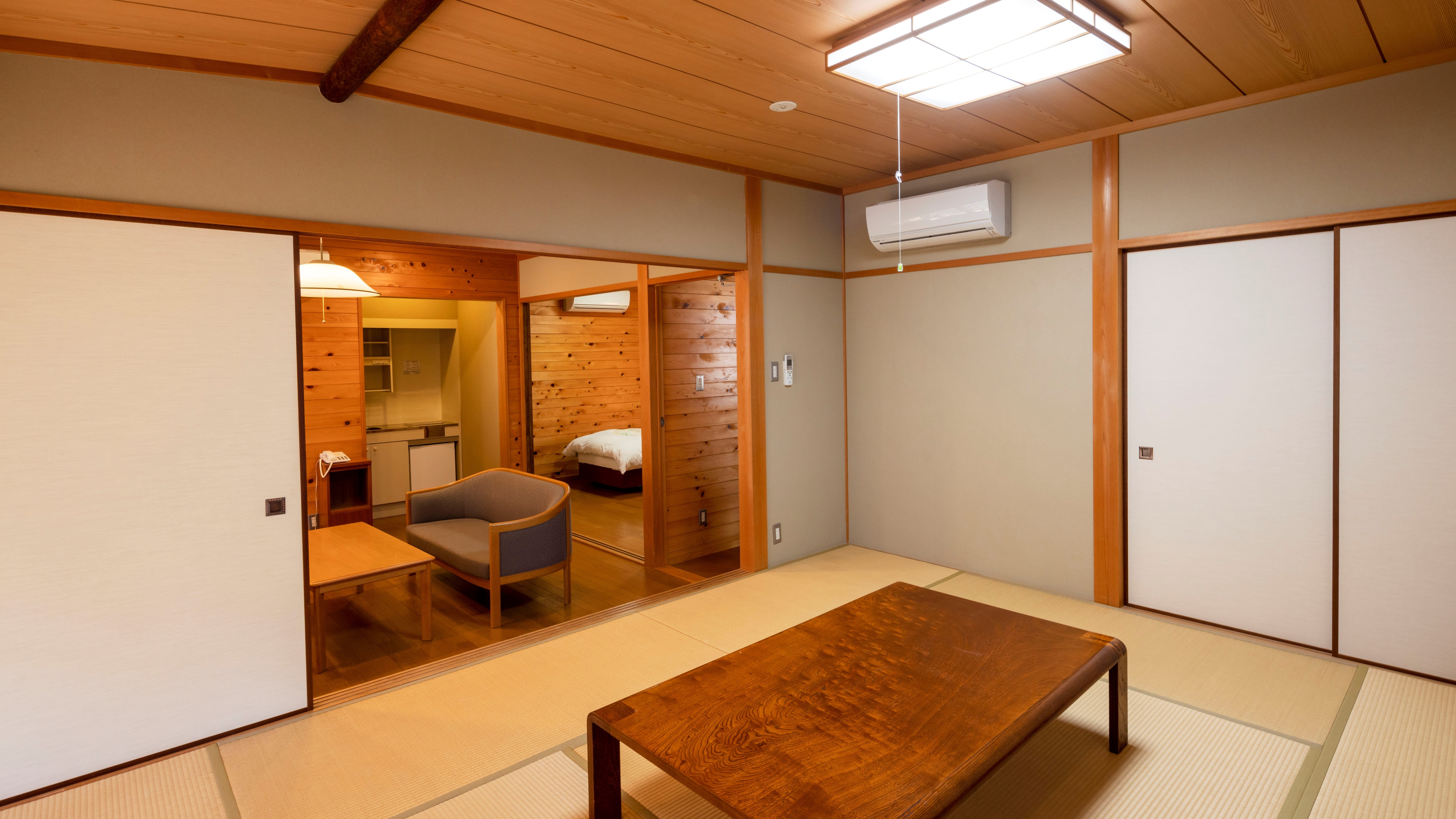 [小屋] 日西式客房（雙床間+10榻榻米日式房間）