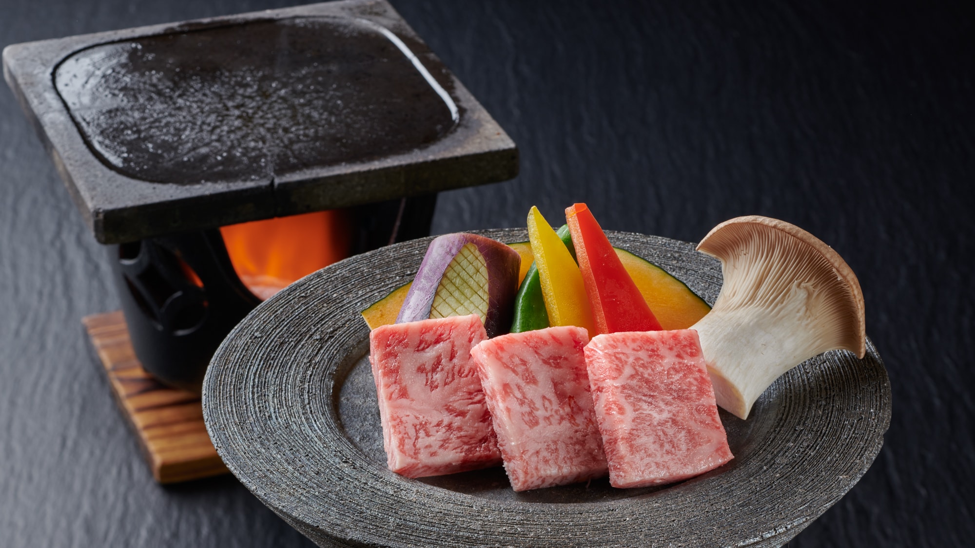 Marbled Wagyu beef & times; Lava grilled Mt. Fuji (image)