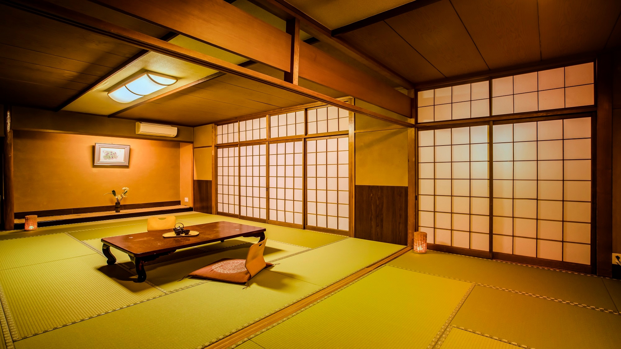 2 superior Japanese-style rooms *A sample room