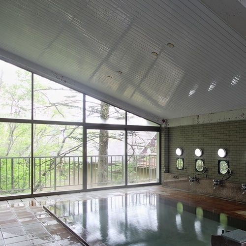 Please enjoy the natural hot spring water drawn from Happo Onsen.